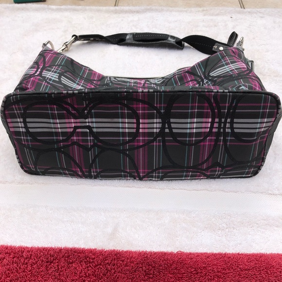 Coach plaid shoulder bag. Excellent condition. - Picture 5 of 8